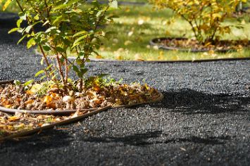 Отсыпка дорожек каменной крошкой